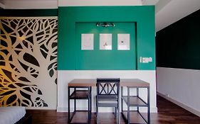 Lá Hotel Bình Tân